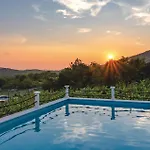 3 Bedroom In Blizina Gornja *