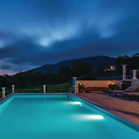 3 Bedroom In Blizina Gornja *